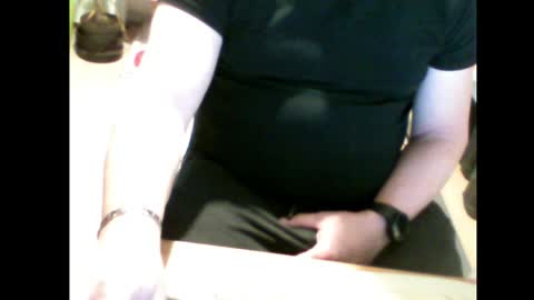 Em online show from April 19, 6:54 pm