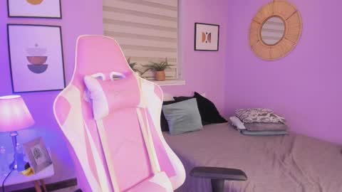 Ema online show from November 25, 11:03 pm