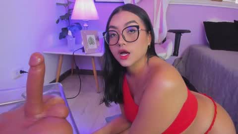 Ema online show from December 3, 8:42 pm