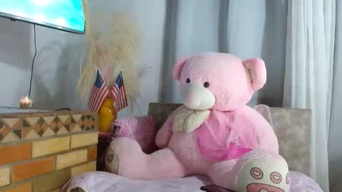 EmaFox online show from March 8, 2:15 am