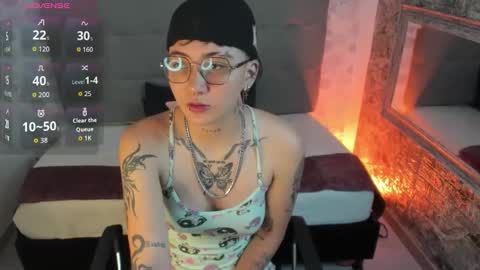 emahills__axelrose online show from October 27, 1:22 pm