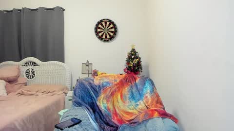 Snapshot of emberpheonixxx chatting on December 31, 4:16 am Ember Pheonixxx online show from December 31, 4:16 am