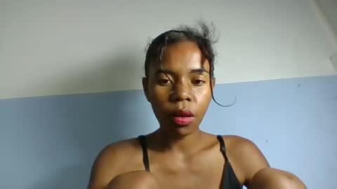 emelie473837 online show from April 9, 6:19 am