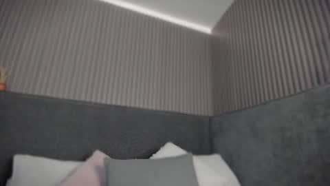 emelie_89 online show from March 19, 11:59 am