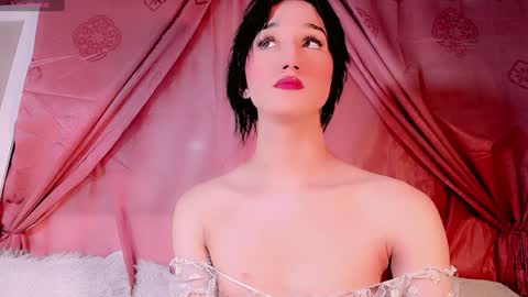 Emely Rous online show from December 11, 8:15 am