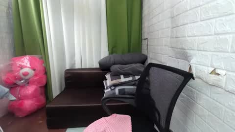 Emely online show from February 1, 1:23 am