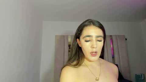 emi_royse online show from October 10, 10:58 pm