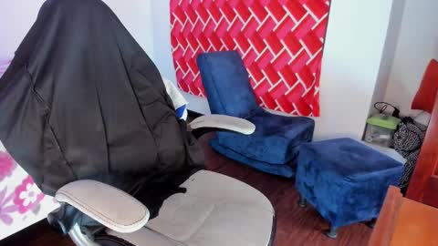 Emi online show from September 20, 8:45 pm