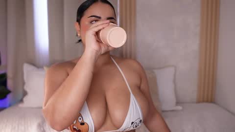    online show from December 25, 9:54 pm