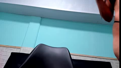 Snapshot of emiily_smile chatting on February 26, 11:32 am Emily online show from February 26, 11:32 am