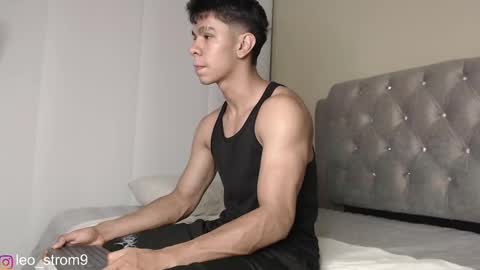 emile_239 online show from February 16, 3:47 am