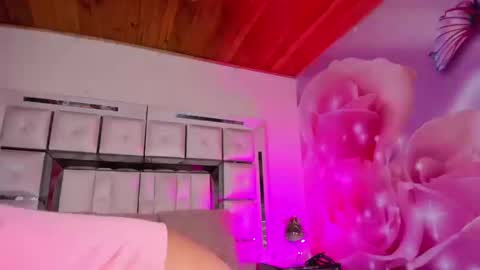 Emili clark  online show from September 17, 4:27 am