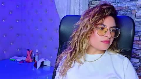 Emy  online show from December 14, 2:51 am