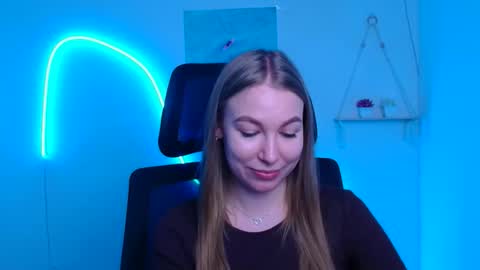 Emilia online show from December 16, 12:22 pm