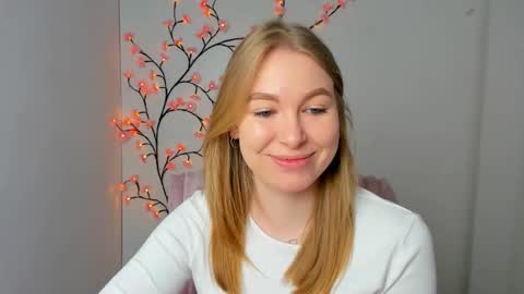 Emilia online show from April 13, 5:44 am