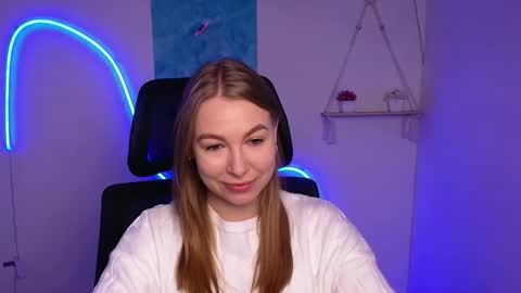 Emilia online show from November 3, 6:36 am