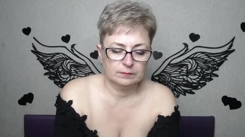 EmiliaGree online show from April 15, 6:33 pm