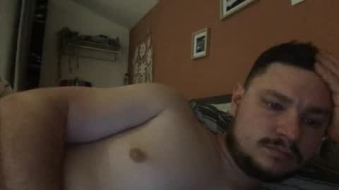 emiliano1256 online show from April 21, 3:02 am