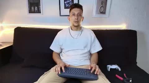 EMILIOCUM online show from June 15, 11:52 pm