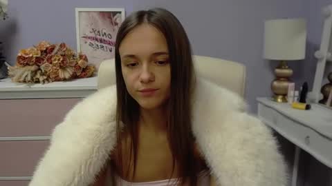 Emilly online show from November 11, 7:54 am