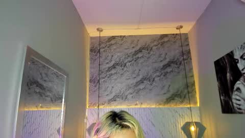 emilly_mell online show from February 2, 11:39 am