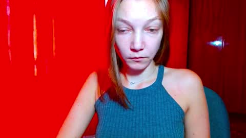 Emilly online show from December 18, 8:31 am