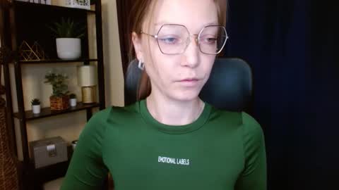 Emilly online show from February 9, 6:17 am