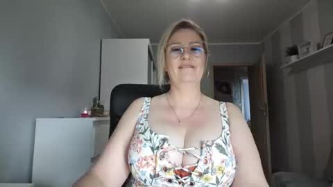 EmillyLove online show from February 27, 9:24 am