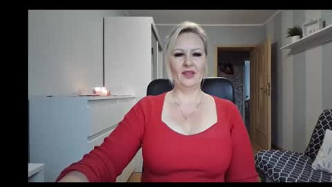 EmillyLove online show from December 3, 8:48 am