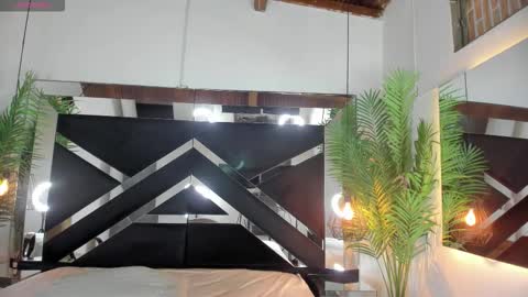 Emily  online show from December 15, 10:44 am