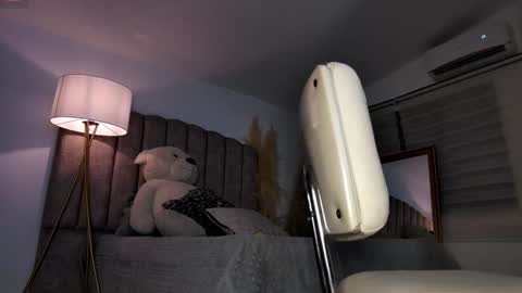  emily valentina     online show from February 18, 1:27 am