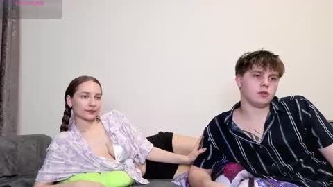 emily_and_ilumi online show from December 4, 5:45 pm