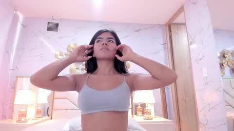 Emily online show from February 5, 7:50 pm