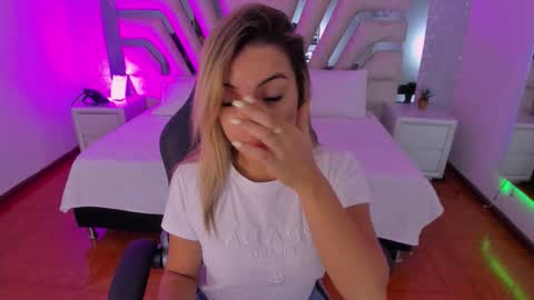 Emily online show from September 15, 11:01 am