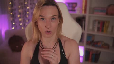 Em -  online show from December 26, 10:41 pm