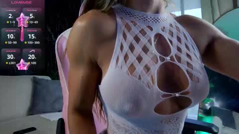 Emily foxx01 online show from March 3, 10:06 pm