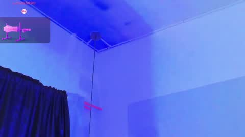 Emi  online show from April 18, 7:07 pm