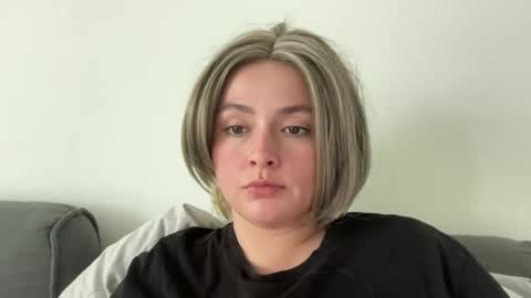 emily_morning_dew online show from June 2, 1:24 pm