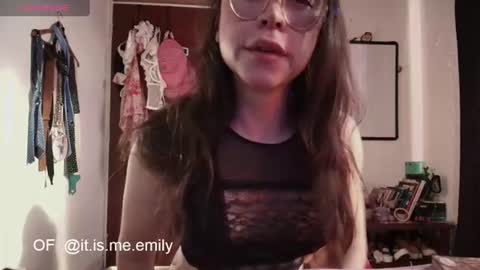 emily_pearl_ online show from July 16, 9:29 pm