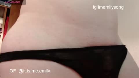 emily_pearl_ online show from June 13, 9:47 pm