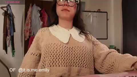 emily_pearl_ online show from July 22, 5:59 pm