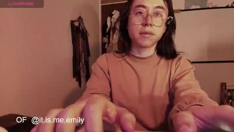 emily_pearl_ online show from July 14, 2:05 am