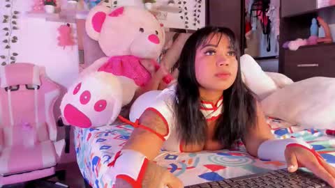 Snapshot of emily_restrepoo chatting on October 28, 5:30 am Emily online show from October 28, 5:30 am