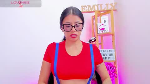 Snapshot of emily_sanderss1 chatting on October 22, 2:52 pm Emily online show from October 22, 2:52 pm
