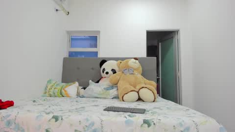 Snapshot of emily_sejmet chatting on January 21, 11:35 am  SEJMET LOVE online show from January 21, 11:35 am