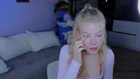 emily shepard online show from June 11, 2:33 am