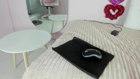 Emily online show from March 8, 12:20 pm