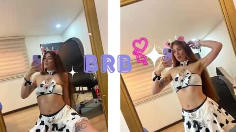 emily_warren__ online show from September 18, 8:46 pm