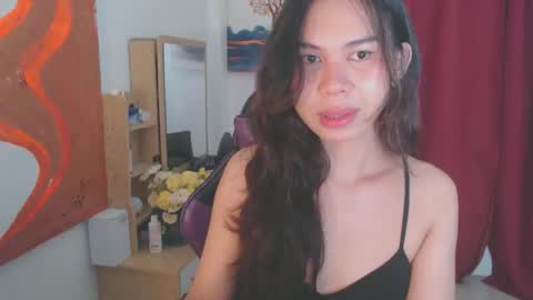 emily_xo143 online show from March 13, 6:38 am