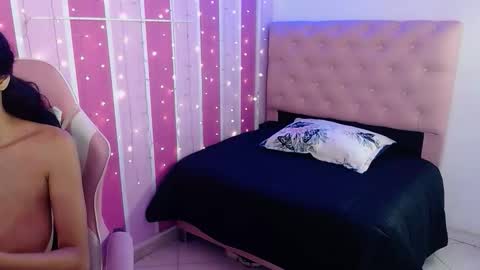 Snapshot of emily_zc1 chatting on September 10, 3:40 am EMILY  online show from September 10, 3:40 am